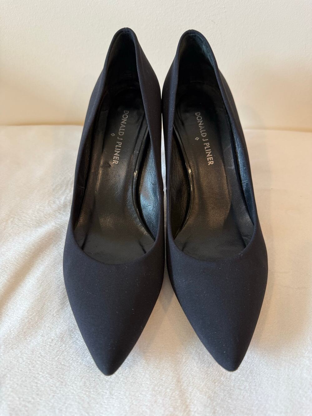 Donald J Pliner Pump Court Heel Women Size 9.5 Black Slip-On Pointed Toe